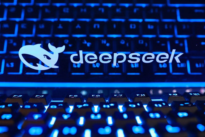 DeepSeek 标志与键盘。图源:Dado Ruvic,经路透社发布